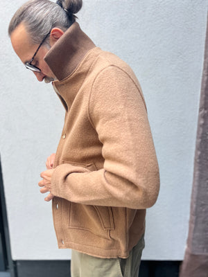 
                  
                    Phill Petter | Woll Jacke
                  
                