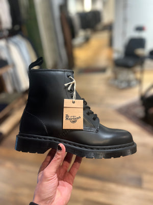
                  
                    Dr martens | 1460 Mono
                  
                